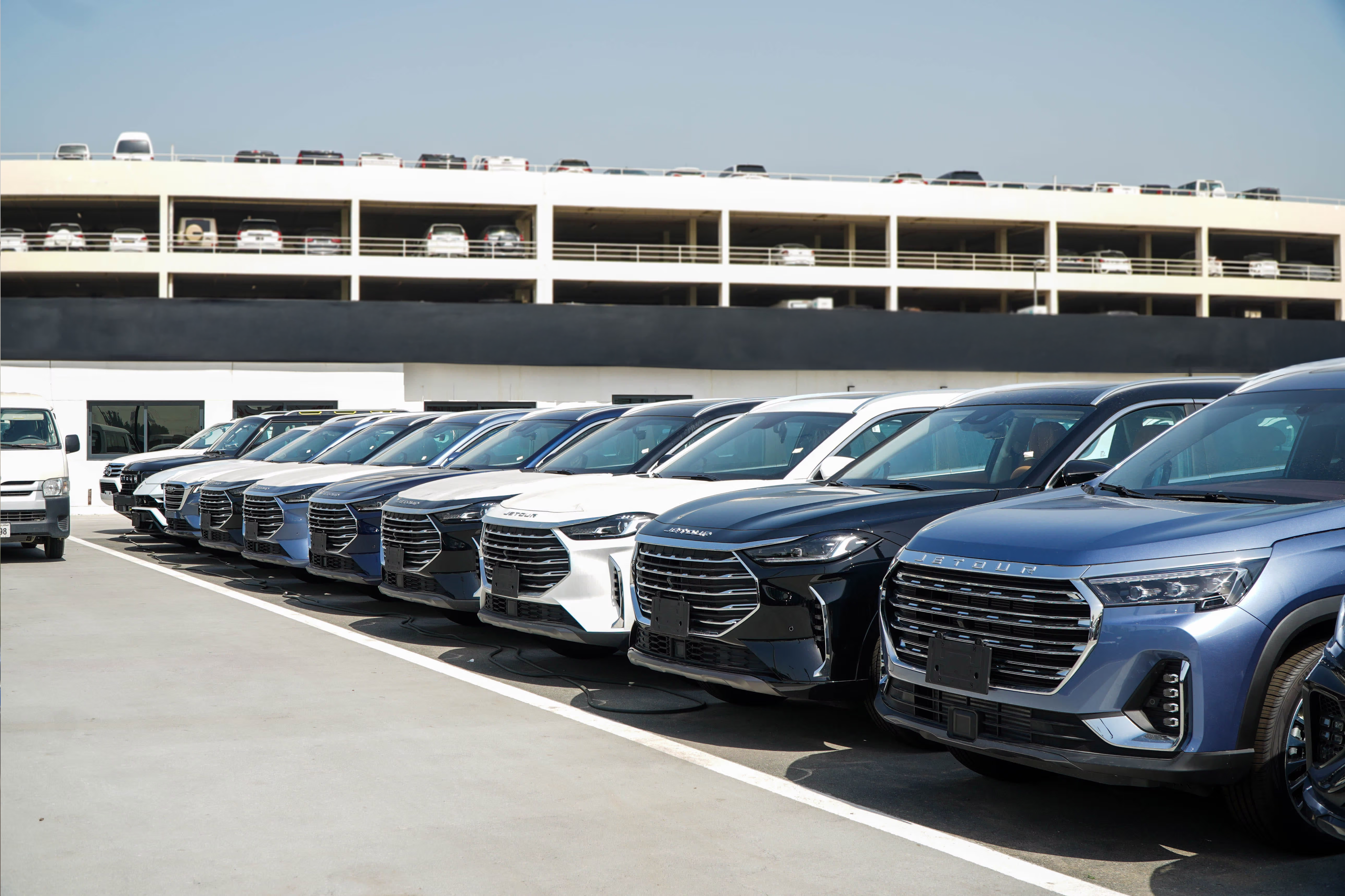 Why Businesses in UAE Prefer Leasing Instead of Buying Fleet